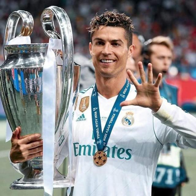 1654052801345039435.jpg C罗.jpg